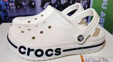 обувь жорданы: Продаю crocs белый цвет размер 39-40