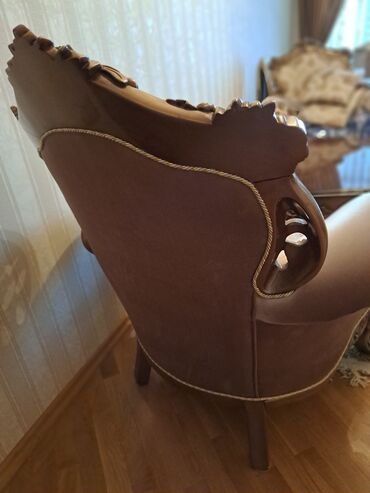 Divan və kreslo dəstləri: Yeni, Klassik divan, Jurnal masası, 2 kreslo — 6