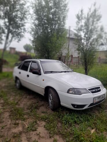 нексиа 2010: Daewoo Nexia: 2010 г., 1.5 л, Механика, Бензин, Седан