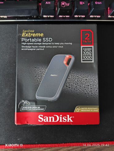 купить внешний жесткий диск в бишкеке: Продам внешний SSD диск SanDisk extreme portable SSD объемом 2 ТБ