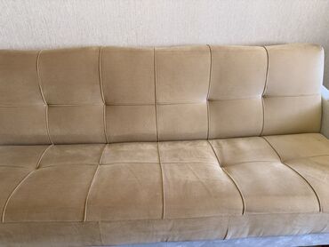 islenmis uqlarez: İşlənmiş, Divan, Kredit yoxdur, Rumıniya