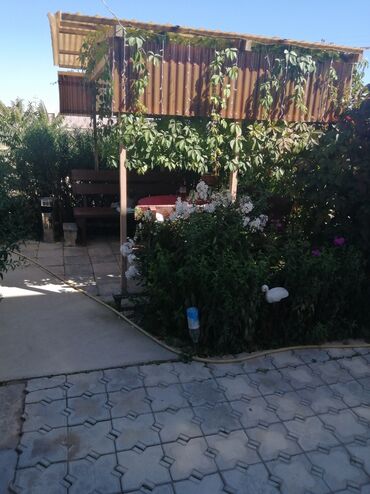 Отели и хостелы: Продаю гостевой дом 2-х этажный 450кв.м в Чон-Сары-Ой(15 минут на авто — 10