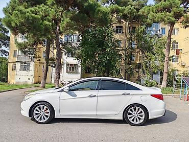 keys sat: Hyundai Sonata sedan – ağ rəng, zərif və dinamik dizayn. Xarici: - — 8