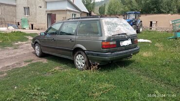 авто муссо: Volkswagen Passat: 1989 г., 1.8 л, Механика, Бензин