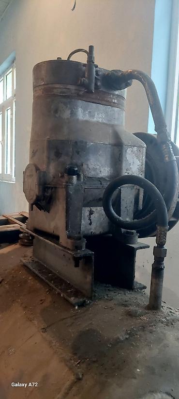 Ремонт и строительство: Sənaye kompressoru və elektrik mühərriki dəsti - İki silindrli, hava — 9
