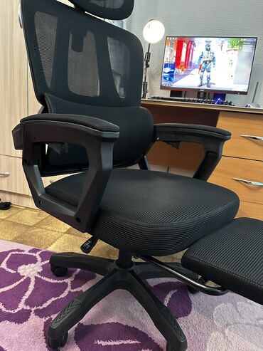 кресло: Комплект офисной мебели, Кресло, цвет - Черный, Новый