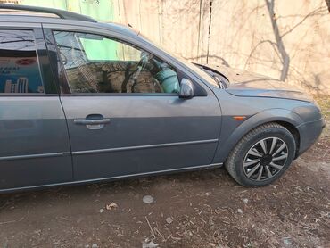 Ford: Ford Mondeo: 2002 г., 1.8 л, Механика, Бензин, Универсал — 10