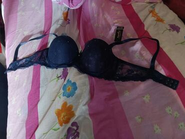 Tumanlar: Qadin ucun alt paltarlari satılır tezedi tiqrovu 1 ededi 3 azn — 9