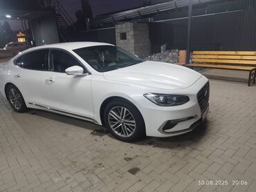 елентра хундай: Белый седан Hyundai Grandeur с элегантным дизайном и динамичными
