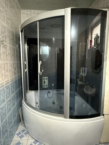 бачок для душа летнего: Душ кабинасы Жарым тегерек, Жабуусу: Караңгылатылган