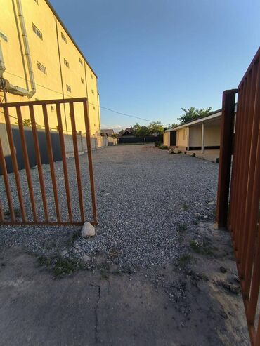 Автобизнес: Сдаю Автосалон, 1000 м², Закрытый Бизнес, Без оборудования