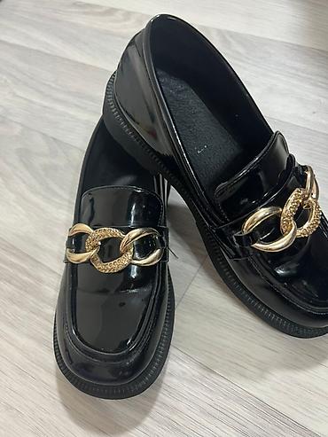 Детская обувь: Лаковые туфли для девочки - Цвет: черный, глянцевый (лаковая — 11