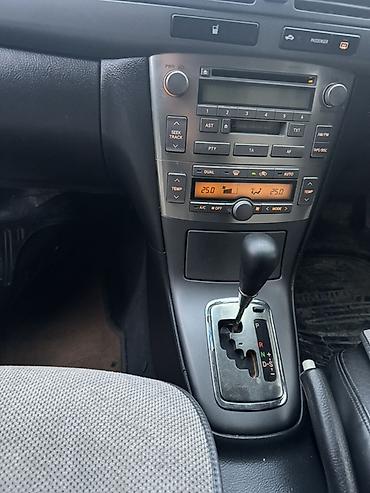 Toyota: Toyota Avensis: 2003 г., 2 л, Автомат, Бензин, Седан — 8