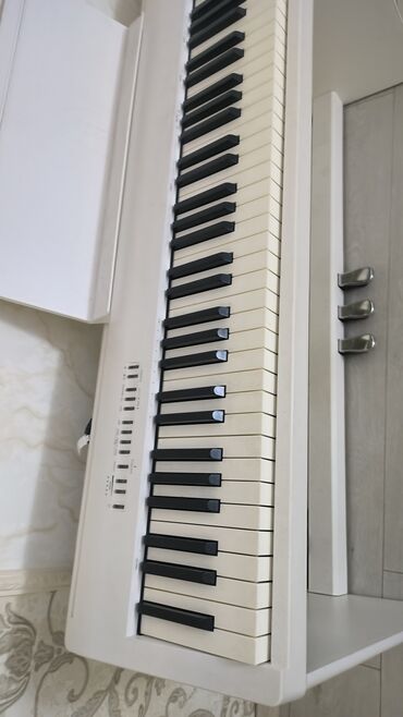 электронное пианино купить бу: Продаю покупали дороже