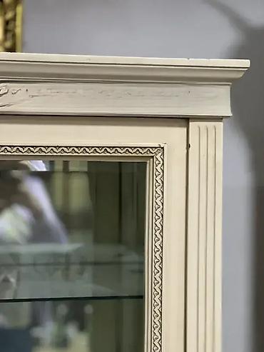 lenjivac: Stilska vitrina Dobro stanje sirina 111 cm dubina 42.5 cm visina 170 — 5
