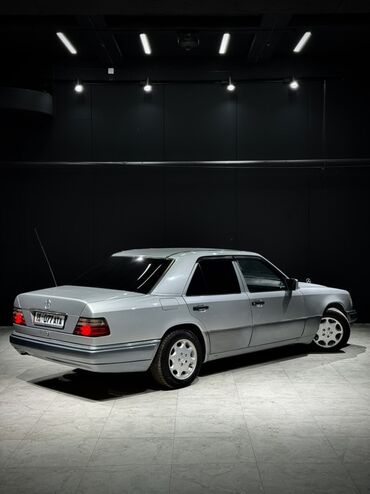 Mercedes-Benz: Mercedes-Benz W124: 1994 г., 2.2 л, Механика, Бензин, Седан — 5