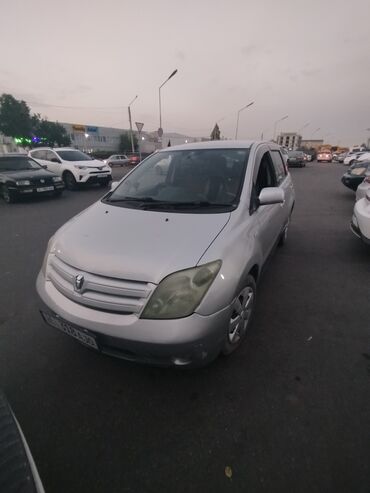 tayota runx: Toyota ist: 2003 г., 1.5 л, Автомат, Бензин, Хэтчбэк