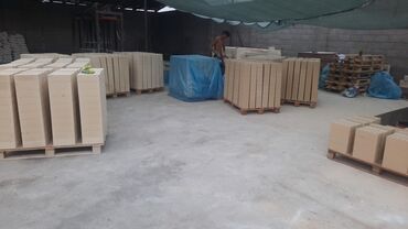саманый кирпич: Пустотелый, дырчатый, Прессованная кирпич, Полублок, 250×120×88