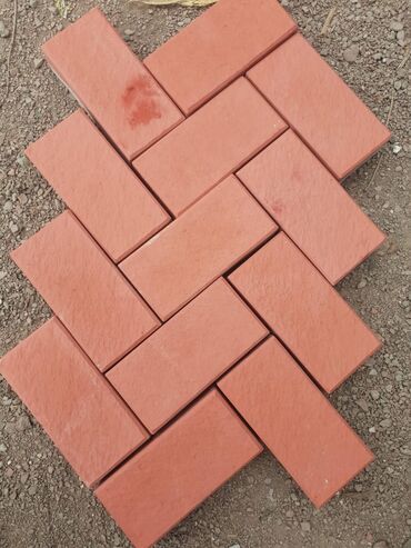 Евробрусчатка: Прессованная брусчатка Это тип тротуарной плитки, изготовленный — 16