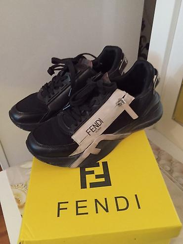 Kişi ayaqqabıları: Fendi qadın ayaqqabısı geyilib - Model: Fendi Roma sneaker - Rəng — 1