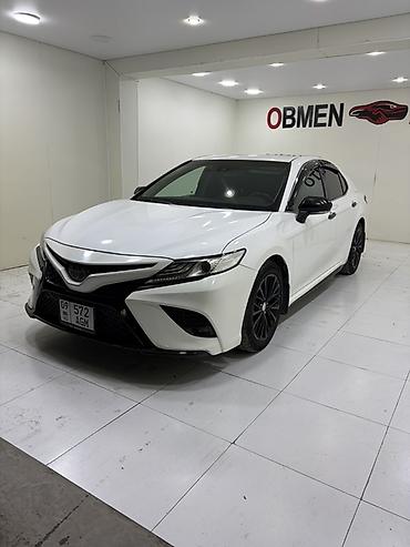 Toyota Camry: 2018 г., 2.5 л, Автомат, Бензин, Седан
