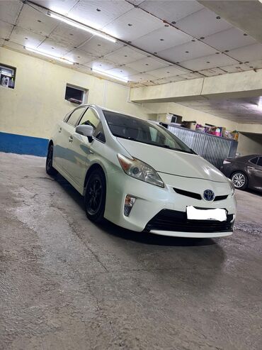 Toyota: Toyota Prius: 2012 г., 1.8 л, Гибрид, Хэтчбэк