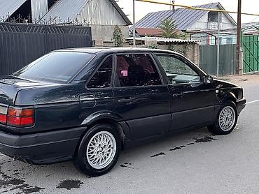 аренда авто спарк: Volkswagen Passat: 1989 г., 1.8 л, Механика — 7