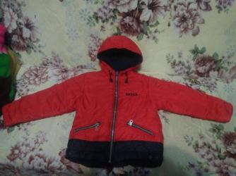пиджак красный: Куртка детская двухсторонняя, размер высота 50, ширина 40 на 3-5 лет