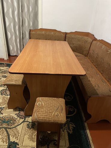 румынский мебель: Комплект стол и стулья Офисный, Б/у