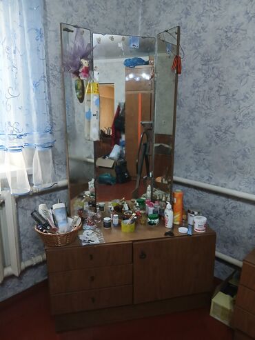 Спальные гарнитуры: Спальный гарнитур, Двуспальная кровать, ДСП, цвет - Коричневый at lalafo.kg — 6 Спальные гарнитуры: Спальный гарнитур, Двуспальная кровать, ДСП, цвет - Коричневый — 6