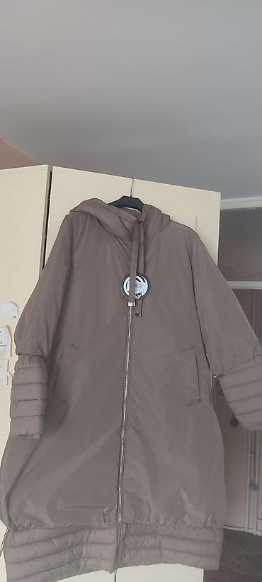 air max command orange: Ženska zimska jakna s kapuljačom – braon/taupe nijansa - Kroj: duža — 1