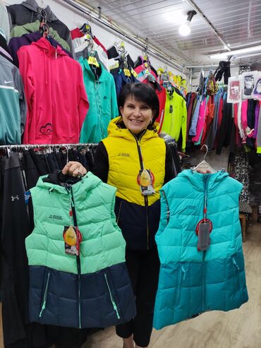 женские демисезонные куртки и пальто в Кыргызстан | ПАЛЬТО: Жилет S (36), M (38), L (40), цвет - Голубой