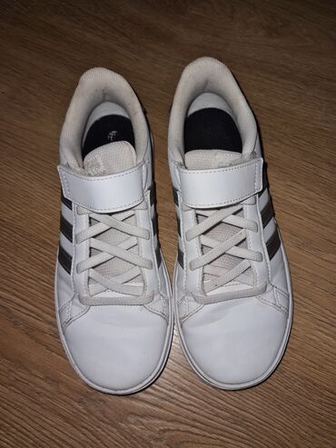 caprice obuća: Adidas, Size - 34, Waterproof