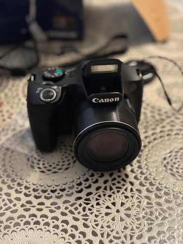 canon powershot a2200 is: İdeal vəzyətdə işlənmiyib təp təzədir hər bir sheyide var isdeyen