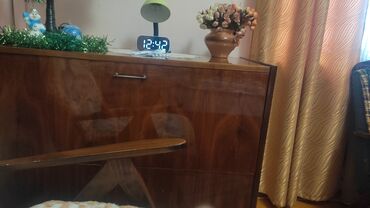 Распродажа мебели СССР серрвант 2000 шкаф-2000 трюмо 1500 комод 2000