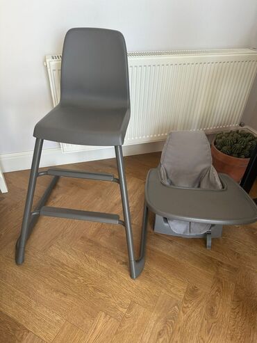 Salam. IKEA nın tam orginal yemek stolu. Xaricden getirilib, istifade