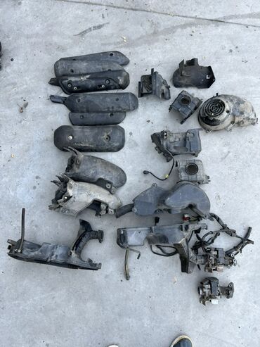 Скутеры: Различные оригинальные запчасти для скутеров Honda Dio и Suzuki. В — 12