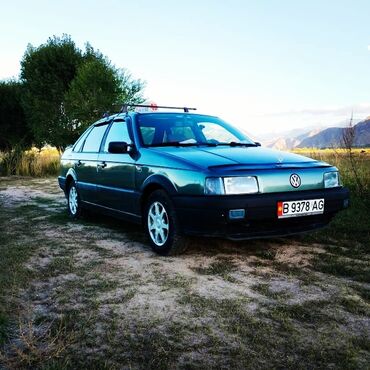passat universal: Volkswagen Passat: 1992 г., 1.8 л, Механика, Бензин, Седан
