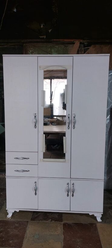Dolablar: Yeni, Açılan, 3 qapılı Düz dolab, Dolab-asılqan, Azərbaycan — 22