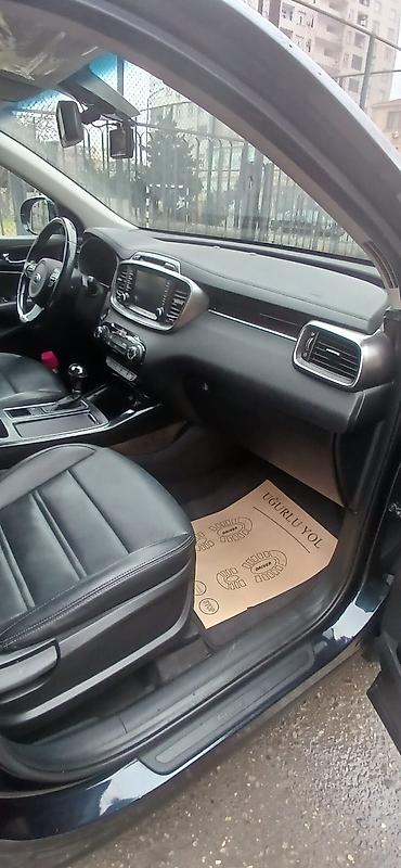 Kia: Kia Sorento – geniş və rahat ailə krossoveri - Kuzov: göy rəng - — 3