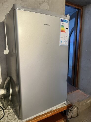 холодильное оборудования: Холодильник Avest, Минихолодильник