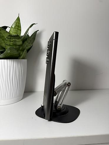 note 2: Samsung Galaxy S24 Ultra, Б/у, 256 ГБ, цвет - Черный, 1 SIM, eSIM — 2
