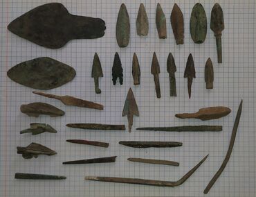 Другие предметы коллекционирования: Продам древние наконечники (+ нож)