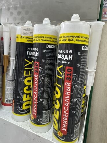 кафелний клей: Универсальные жидкие гвозди DecoFix 310 предназначены для склеивания