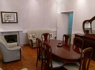 Uzunmüddətli kirayə mənzillər: Səbail Rayonu Sahil Metrosu Tarqovu Mərkəz 3 otaq. Mərtəbə - 3/3 Otaq — 3