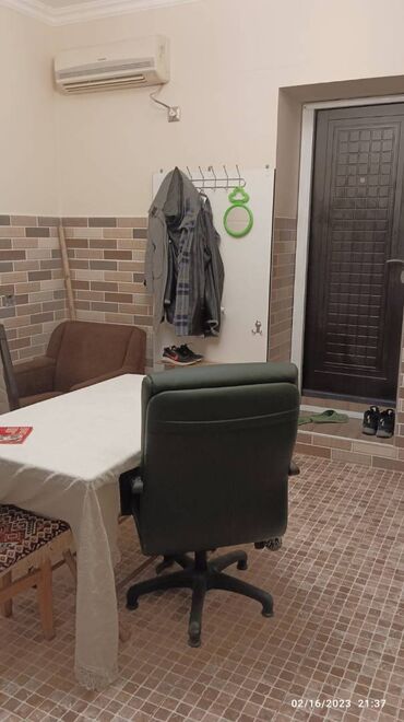 Uzunmüddətli kirayə mənzillər: Binəqədi rayonu,6-cı mkr,5 mərtəbəli binanın,1-ci mərtəbəsində, 2 — 9