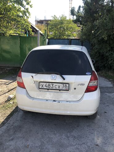 самая дорогая машина в кыргызстане: Honda Fit: 2001 г., 1.3 л, Вариатор, Бензин, Хетчбек