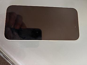 Apple iPhone: Iphon 15 očuvan ispravan koristen 2 godine — 1