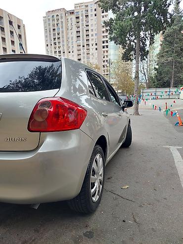 Toyota: Toyota Auris: 1.4 l | 2007 il Hetçbek — 2