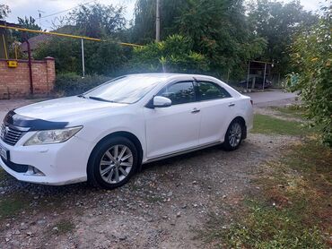 машыны под выкуп: Toyota Camry седан, белый цвет, кузов XV50 (дорестайлинг). Основные